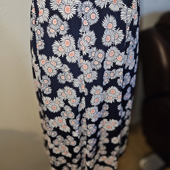 Womans Blue Floral Print Knee Length Skirt Size 8 - Picture 3 of 10
